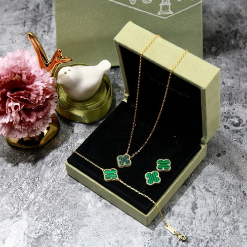 Wholesale Van Cleef &amp; Arpels Necklaces &amp; Bracelets &amp; Earrings #505398 $45.00 USD, Wholesale Quality Replica Van Cleef &amp; Arpels Jewelry Set