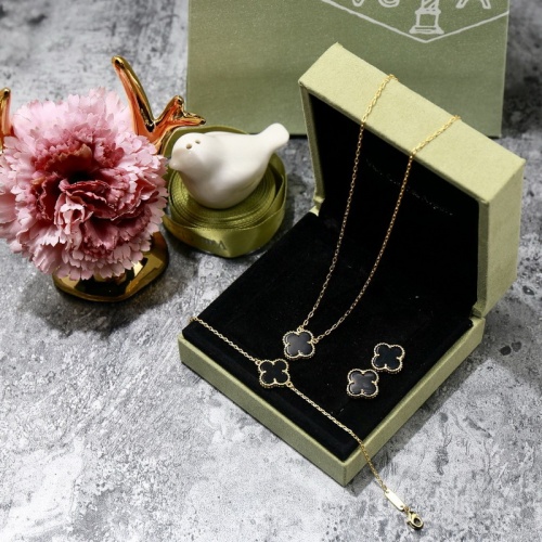 Wholesale Van Cleef &amp; Arpels Necklaces &amp; Bracelets &amp; Earrings #505401 $45.00 USD, Wholesale Quality Replica Van Cleef &amp; Arpels Jewelry Set