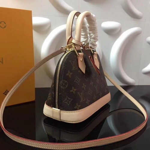 Replica Louis Vuitton LV AAA Quality Messenger Bags For Women #785146 $135.00 USD for Wholesale