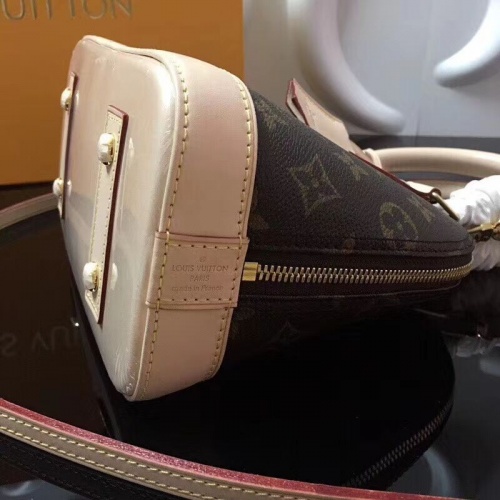 Replica Louis Vuitton LV AAA Quality Messenger Bags For Women #785146 $135.00 USD for Wholesale