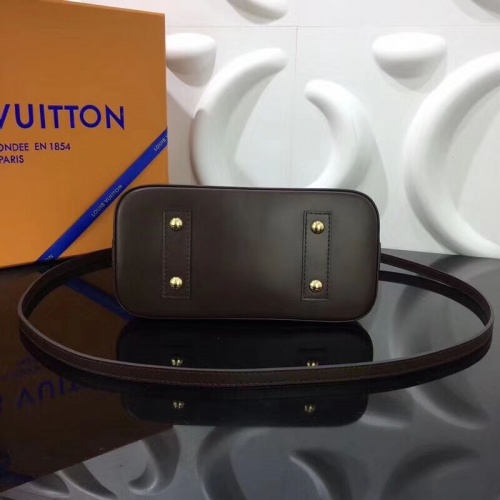 Replica Louis Vuitton LV AAA Quality Messenger Bags For Women #785147 $133.00 USD for Wholesale