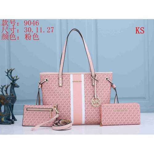 Wholesale Michael Kors Handbags For Women #846110 $39.00 USD, Wholesale Quality Replica Michael Kors Handbags