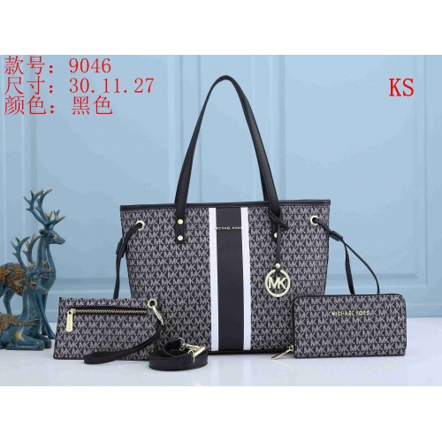 Wholesale Michael Kors Handbags For Women #846112 $39.00 USD, Wholesale Quality Replica Michael Kors Handbags