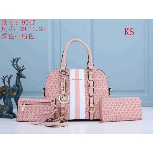 Wholesale Michael Kors Handbags For Women #846115 $39.00 USD, Wholesale Quality Replica Michael Kors Handbags