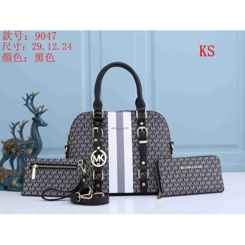 Wholesale Michael Kors Handbags For Women #846116 $39.00 USD, Wholesale Quality Replica Michael Kors Handbags