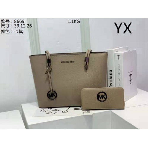 Wholesale Michael Kors Handbags For Women #871147 $39.00 USD, Wholesale Quality Replica Michael Kors Handbags