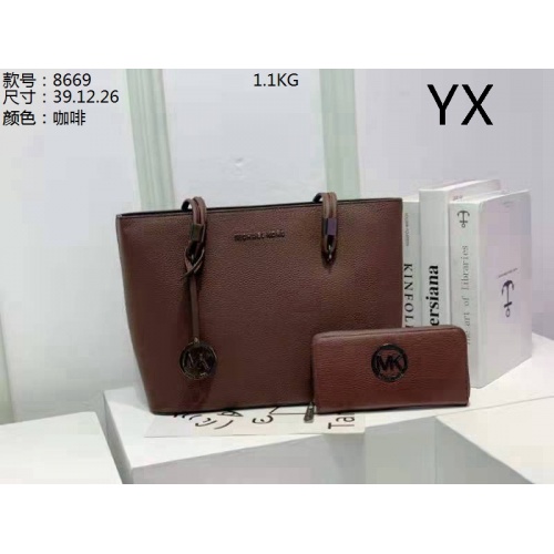 Wholesale Michael Kors Handbags For Women #871149 $39.00 USD, Wholesale Quality Replica Michael Kors Handbags