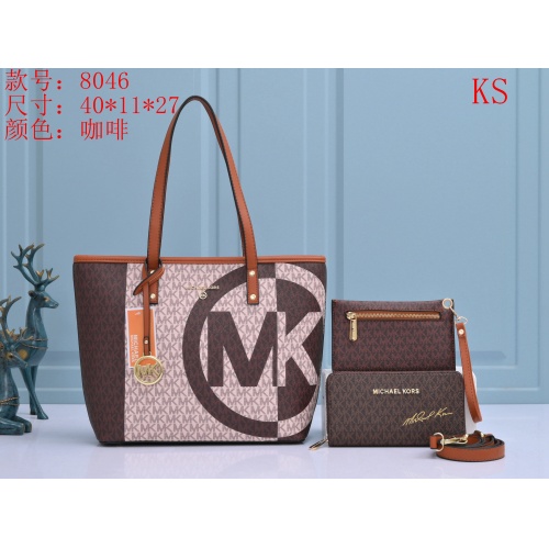 Wholesale Michael Kors Handbags For Women #910735 $39.00 USD, Wholesale Quality Replica Michael Kors Handbags