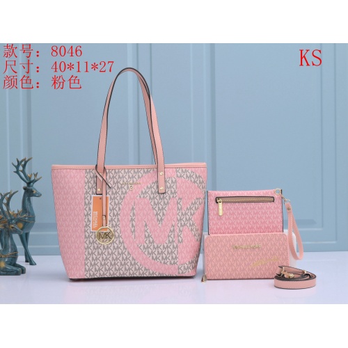 Wholesale Michael Kors Handbags For Women #910736 $39.00 USD, Wholesale Quality Replica Michael Kors Handbags