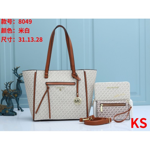 Wholesale Michael Kors Handbags For Women #940081 $39.00 USD, Wholesale Quality Replica Michael Kors Handbags