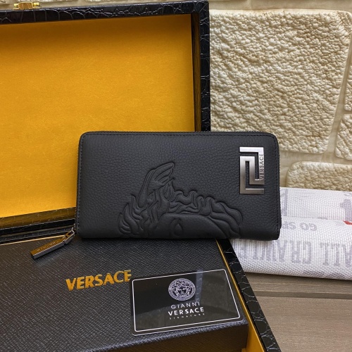 Wholesale Versace AAA Man Wallets #977219 $45.00 USD, Wholesale Quality Replica Versace AAA Man Wallets