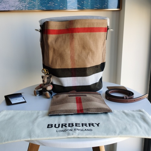 Wholesale Burberry AAA Quality Messenger Bags For Women #994978 $190.00 USD, Wholesale Quality Replica Burberry AAA Messenger Bags