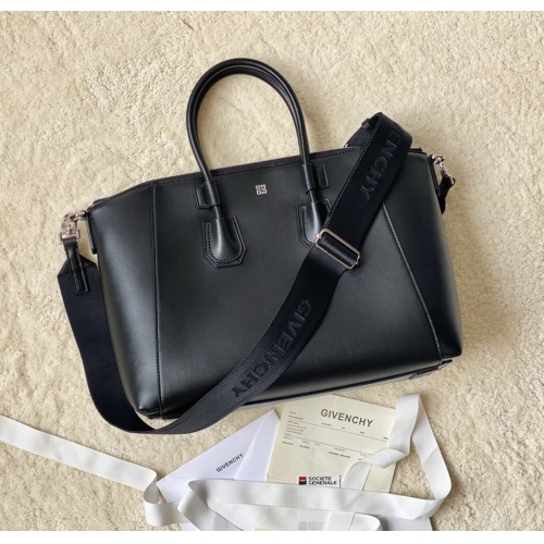 Wholesale Givenchy AAA Quality Handbags For Women #1001624 $240.00 USD, Wholesale Quality Replica Givenchy AAA Quality Handbags