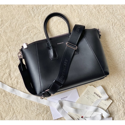 Replica Givenchy AAA Quality Handbags For Women #1001624 $240.00 USD for Wholesale