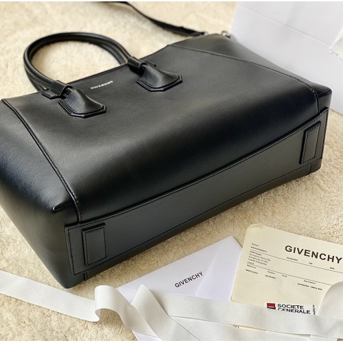 Replica Givenchy AAA Quality Handbags For Women #1001624 $240.00 USD for Wholesale