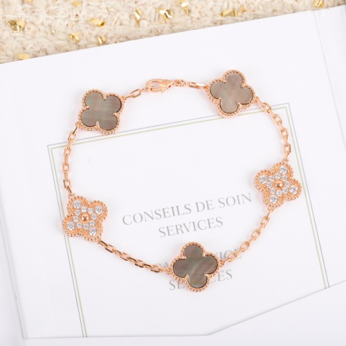 Wholesale Van Cleef &amp; Arpels Bracelet For Women #1046361 $38.00 USD, Wholesale Quality Replica Van Cleef &amp; Arpels Bracelets