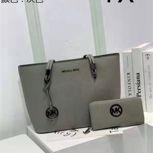 Wholesale Michael Kors Handbags For Women #1058567 $40.00 USD, Wholesale Quality Replica Michael Kors Handbags