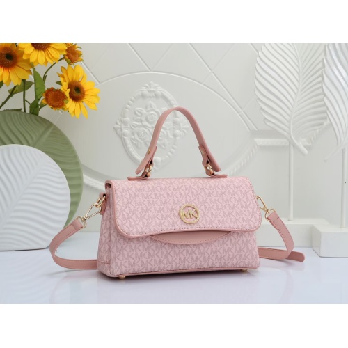 Wholesale Michael Kors Messenger Bags For Women #1185302 $34.00 USD, Wholesale Quality Replica Michael Kors Messenger Bags