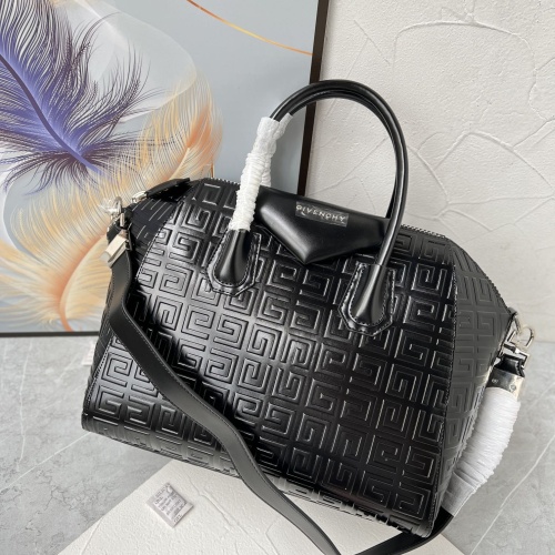 Wholesale Givenchy AAA Quality Handbags For Women #1185537 $210.00 USD, Wholesale Quality Replica Givenchy AAA Quality Handbags