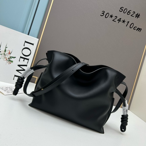 Wholesale LOEWE AAA Quality Messenger Bags For Women #1193452 $140.00 USD, Wholesale Quality Replica LOEWE AAA Messenger Bags