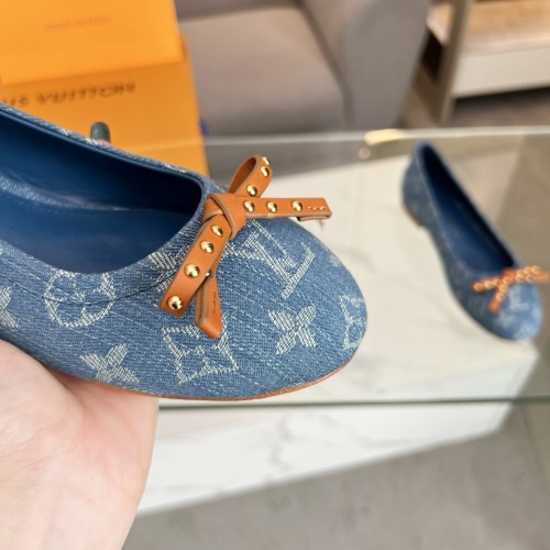 Replica Louis Vuitton Flat Shoes For Women #1198640 $102.00 USD for Wholesale