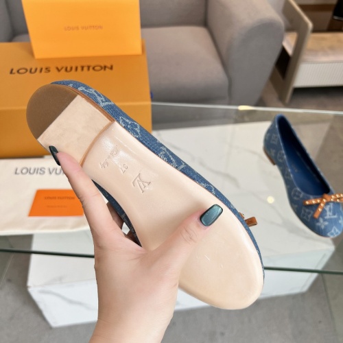 Replica Louis Vuitton Flat Shoes For Women #1198640 $102.00 USD for Wholesale