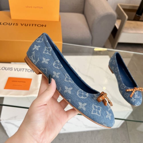 Replica Louis Vuitton Flat Shoes For Women #1198640 $102.00 USD for Wholesale