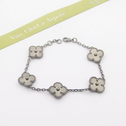 Wholesale Van Cleef &amp; Arpels Bracelets For Women #1205823 $32.00 USD, Wholesale Quality Replica Van Cleef &amp; Arpels Bracelets