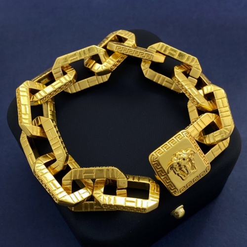 Wholesale Versace Bracelets #1213605 $38.00 USD, Wholesale Quality Replica Versace Bracelets