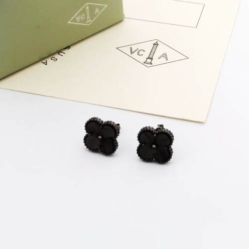 Wholesale Van Cleef &amp; Arpels Earrings For Women #1213931 $25.00 USD, Wholesale Quality Replica Van Cleef &amp; Arpels Earrings