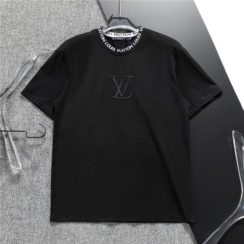 Replica Louis Vuitton LV Tracksuits Short Sleeved For Men #1218901 $48.00 USD for Wholesale