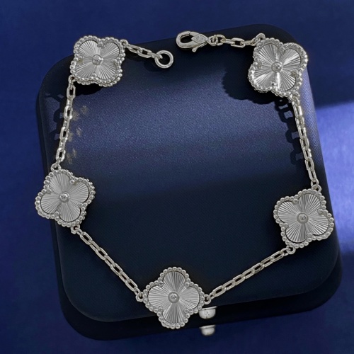 Wholesale Van Cleef &amp; Arpels Bracelets For Women #1219560 $32.00 USD, Wholesale Quality Replica Van Cleef &amp; Arpels Bracelets