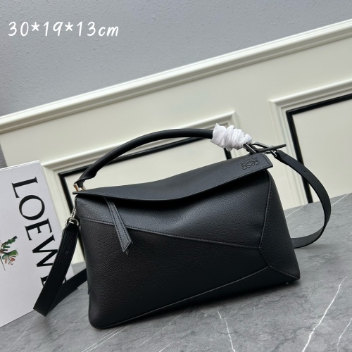 Wholesale LOEWE AAA Quality Messenger Bags For Women #1225907 $165.00 USD, Wholesale Quality Replica LOEWE AAA Messenger Bags