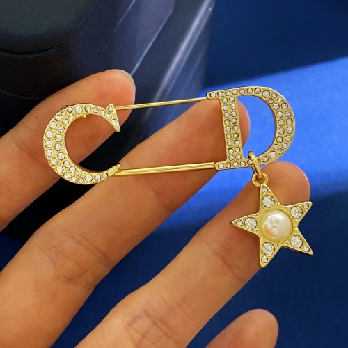 Replica Christian Dior Brooches For Women #1230016 $29.00 USD for Wholesale