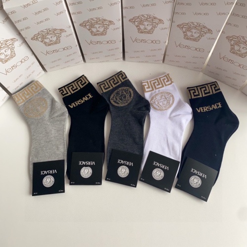 Wholesale Versace Socks #1237739 $27.00 USD, Wholesale Quality Replica Versace Socks