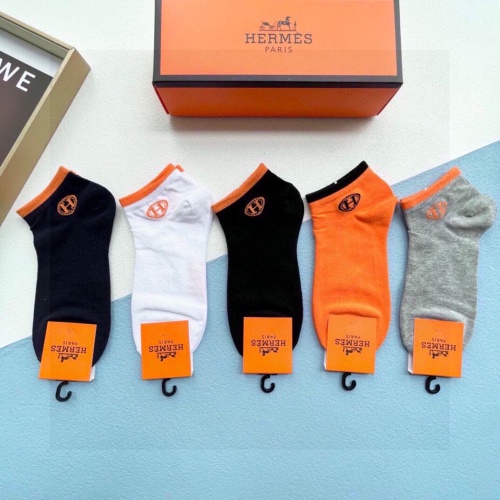 Wholesale Hermes Socks #1237747 $27.00 USD, Wholesale Quality Replica Hermes Socks