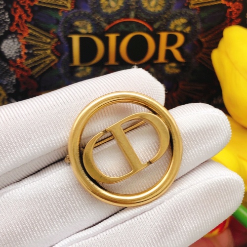 Replica Christian Dior Brooches For Women #1238935 $25.00 USD for Wholesale