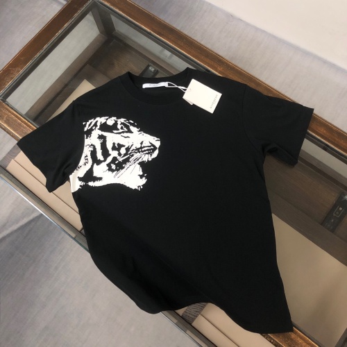 Wholesale Givenchy T-Shirts Short Sleeved For Unisex #1239267 $41.00 USD, Wholesale Quality Replica Givenchy T-Shirts