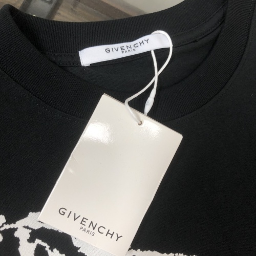 Replica Givenchy T-Shirts Short Sleeved For Unisex #1239267 $41.00 USD for Wholesale