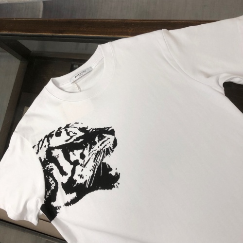 Replica Givenchy T-Shirts Short Sleeved For Unisex #1239268 $41.00 USD for Wholesale