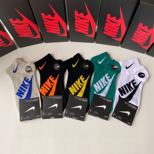 Wholesale Nike Socks #1241899 $27.00 USD, Wholesale Quality Replica Nike Socks