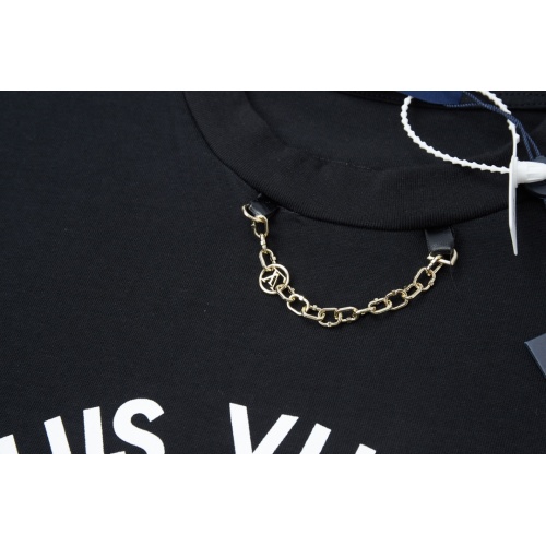 Replica Louis Vuitton LV T-Shirts Short Sleeved For Unisex #1241906 $45.00 USD for Wholesale