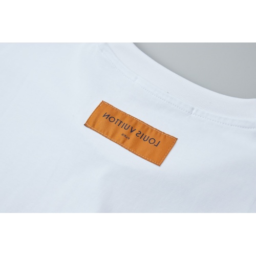 Replica Louis Vuitton LV T-Shirts Short Sleeved For Unisex #1241907 $45.00 USD for Wholesale