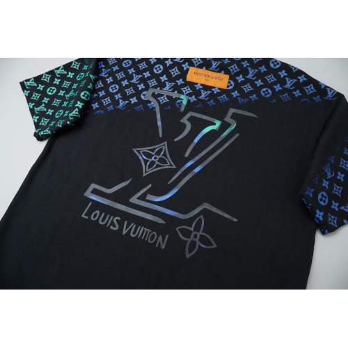 Replica Louis Vuitton LV T-Shirts Short Sleeved For Unisex #1241915 $48.00 USD for Wholesale