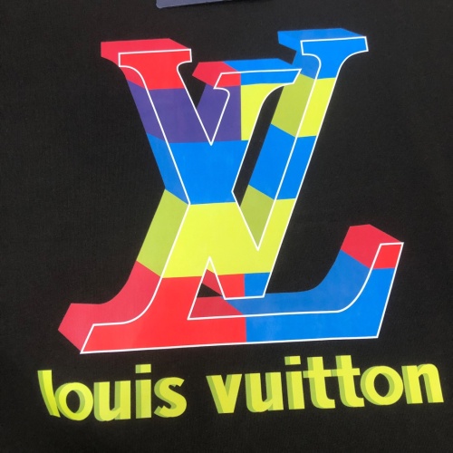 Replica Louis Vuitton LV T-Shirts Short Sleeved For Unisex #1244131 $41.00 USD for Wholesale