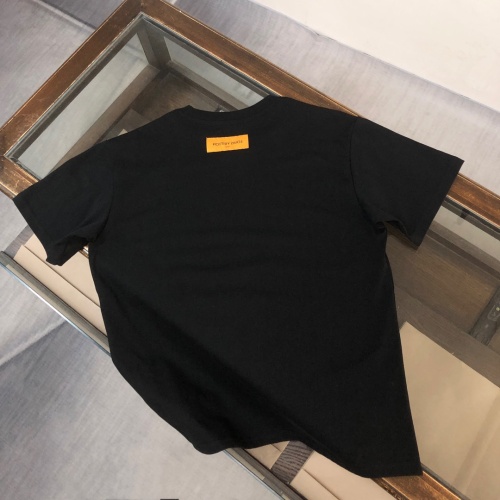 Replica Louis Vuitton LV T-Shirts Short Sleeved For Unisex #1244131 $41.00 USD for Wholesale