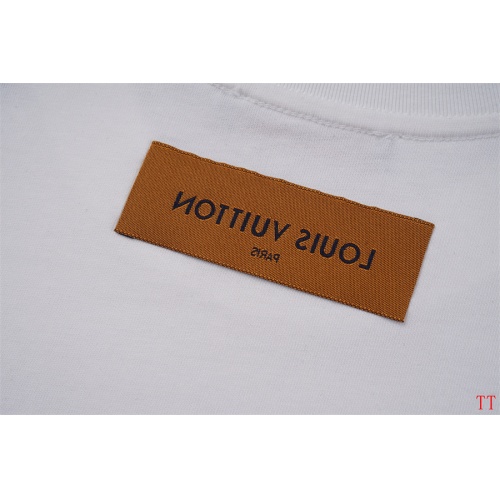 Replica Louis Vuitton LV T-Shirts Short Sleeved For Unisex #1248370 $32.00 USD for Wholesale