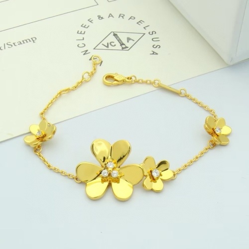 Wholesale Van Cleef &amp; Arpels Bracelets #1251678 $27.00 USD, Wholesale Quality Replica Van Cleef &amp; Arpels Bracelets