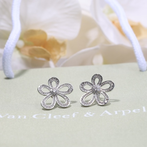 Replica Van Cleef & Arpels Earrings For Women #1251929 $32.00 USD for Wholesale