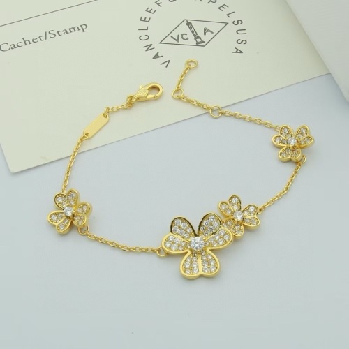 Wholesale Van Cleef &amp; Arpels Bracelets For Women #1252400 $29.00 USD, Wholesale Quality Replica Van Cleef &amp; Arpels Bracelets